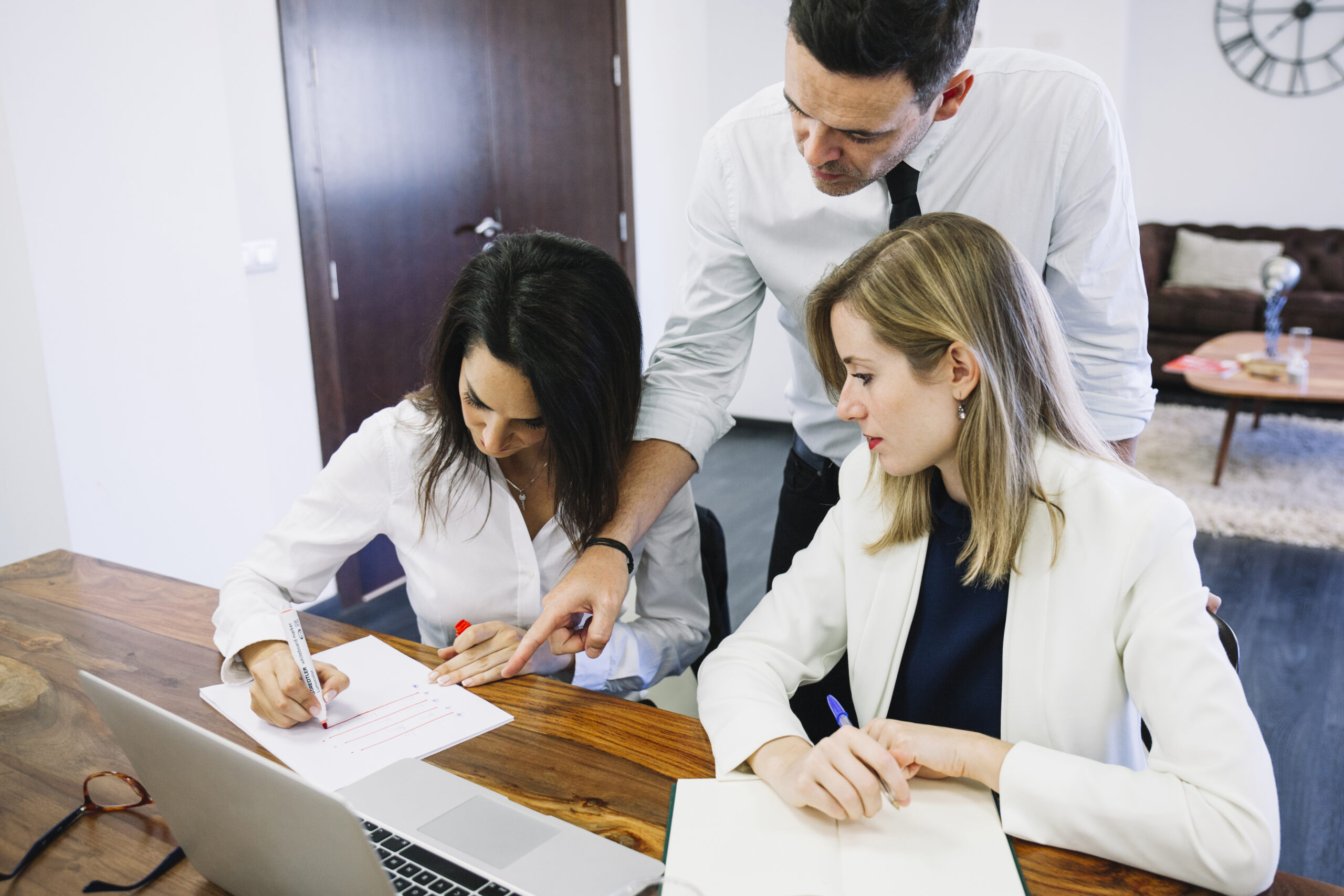 You are currently viewing 5 Common Mistakes Students Make Without University Admission Consultants