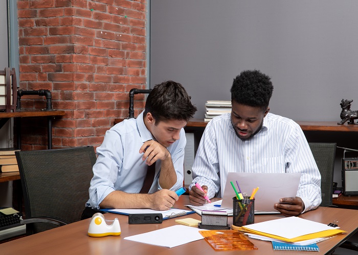 You are currently viewing How Education Consultancies Help Students Choose the Right Academic Path