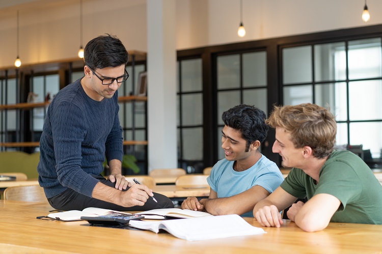 You are currently viewing How Does Education Consultancy Expert Increase Your Admission Chances?