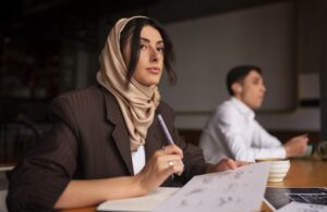 Read more about the article Why Are More Students Turning to Educational Consultants for Career Guidance?